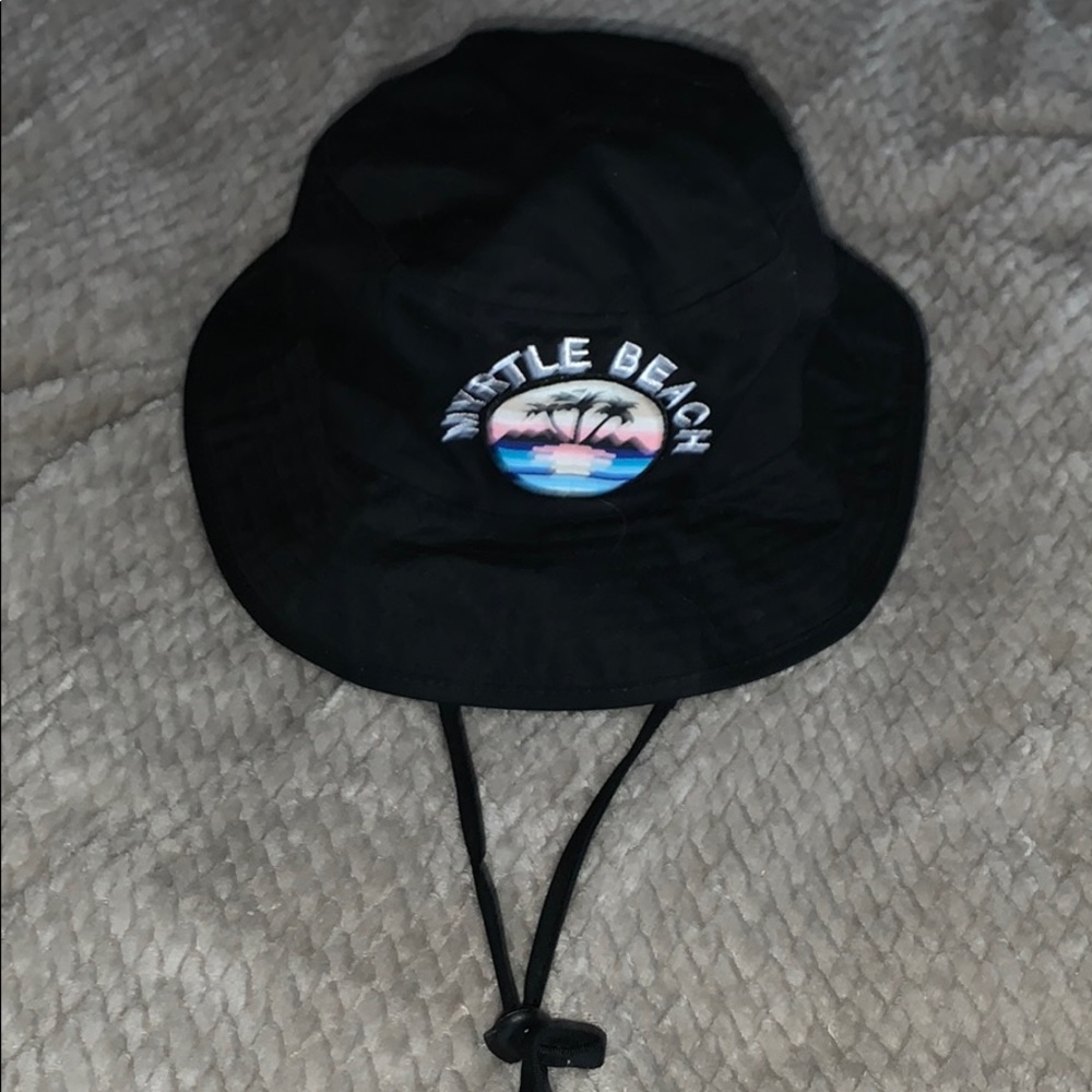 bucket hat